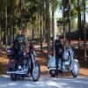 Droga motocykl revolutionary-war-town-in- photo
